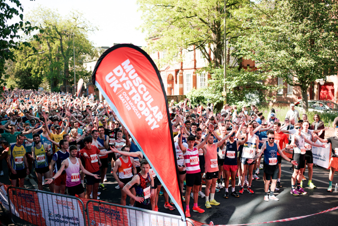 Image of 4.-Runners-at-the-start-line