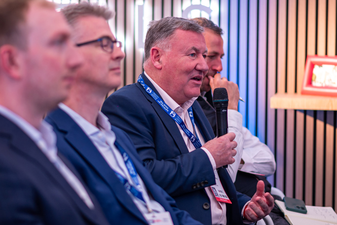 Image of 25UKREiiF_0803