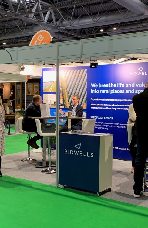 Image of Stand discussions